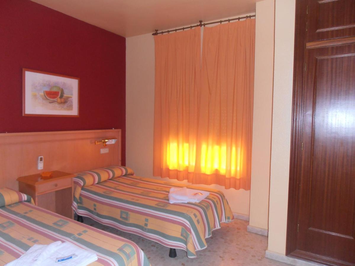 Hostal Carlos III El Ejido Exterior foto